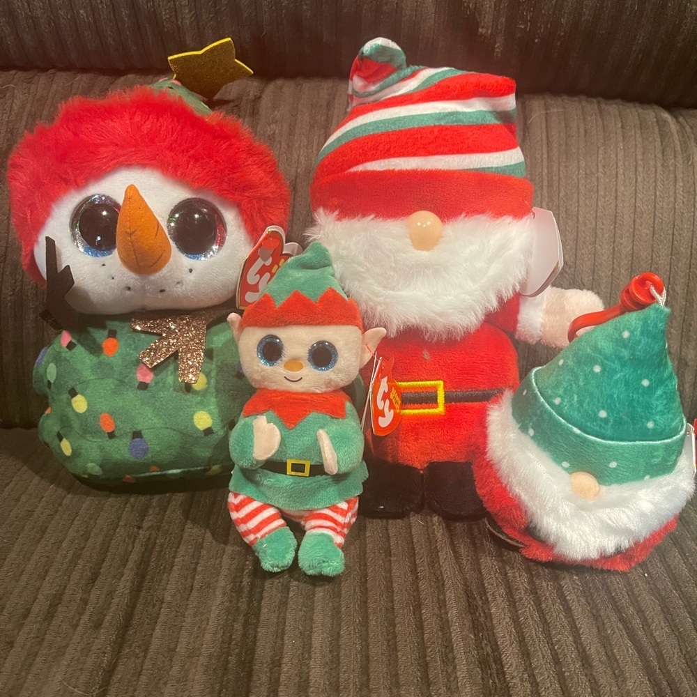 NWT Christmas plush bundle
